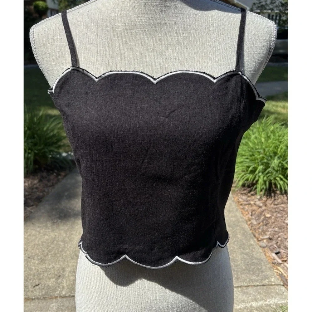black‎ cami top distinctive white-stitched scalloped edges Side Zip Sz L